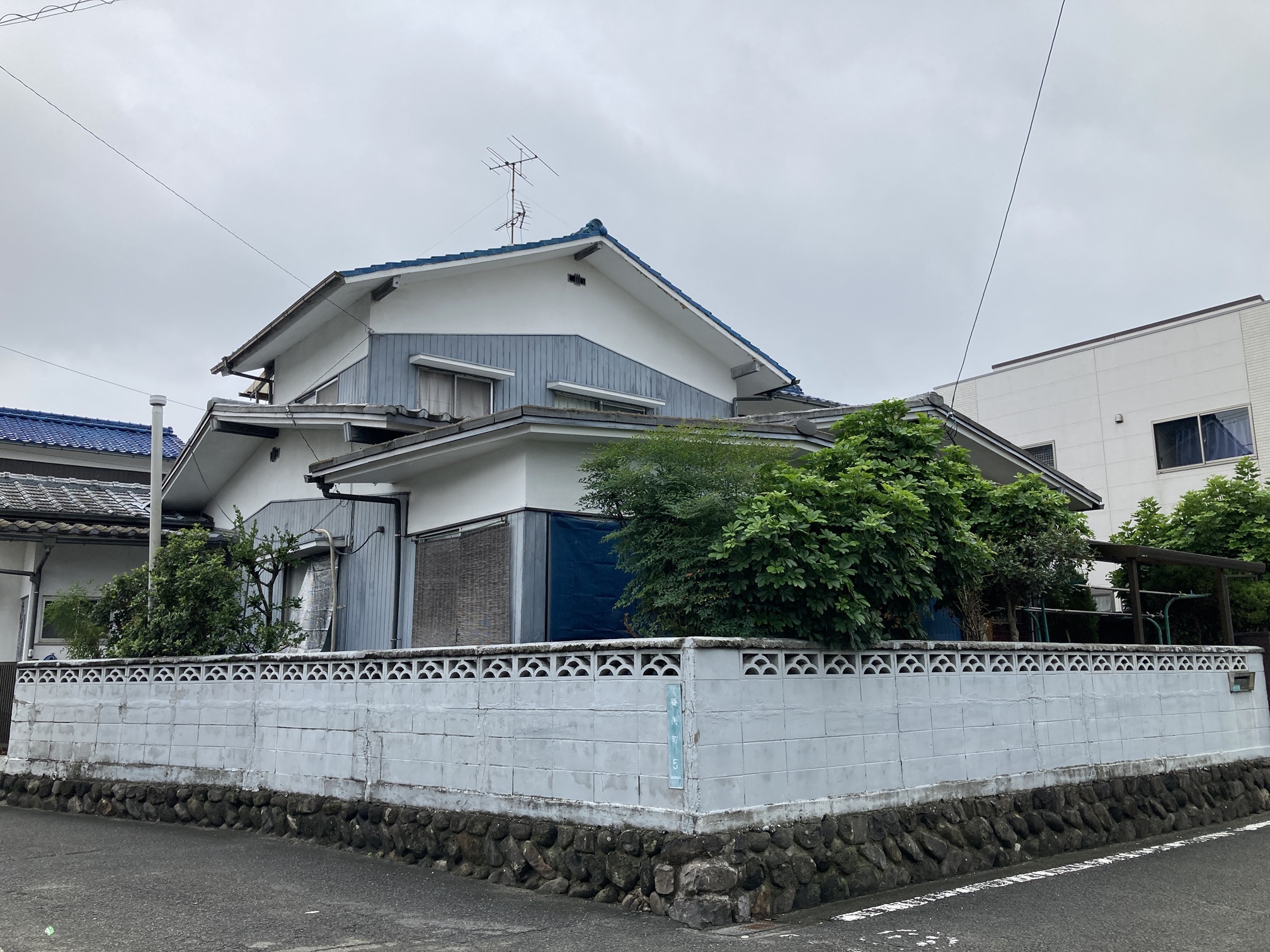 春美町/建築条件なし・更地渡し：ゆったり広々角地♪